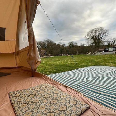 1 Glamping Tent With Kitchen & Electric On Small Family Campsite, No Bedding Supplied 나버스 외부 사진
