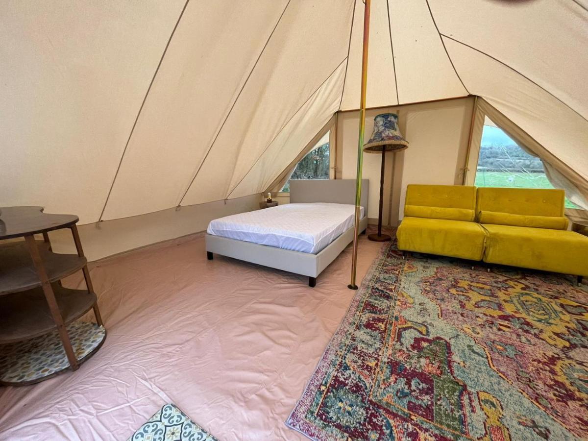1 Glamping Tent With Kitchen & Electric On Small Family Campsite, No Bedding Supplied 나버스 외부 사진
