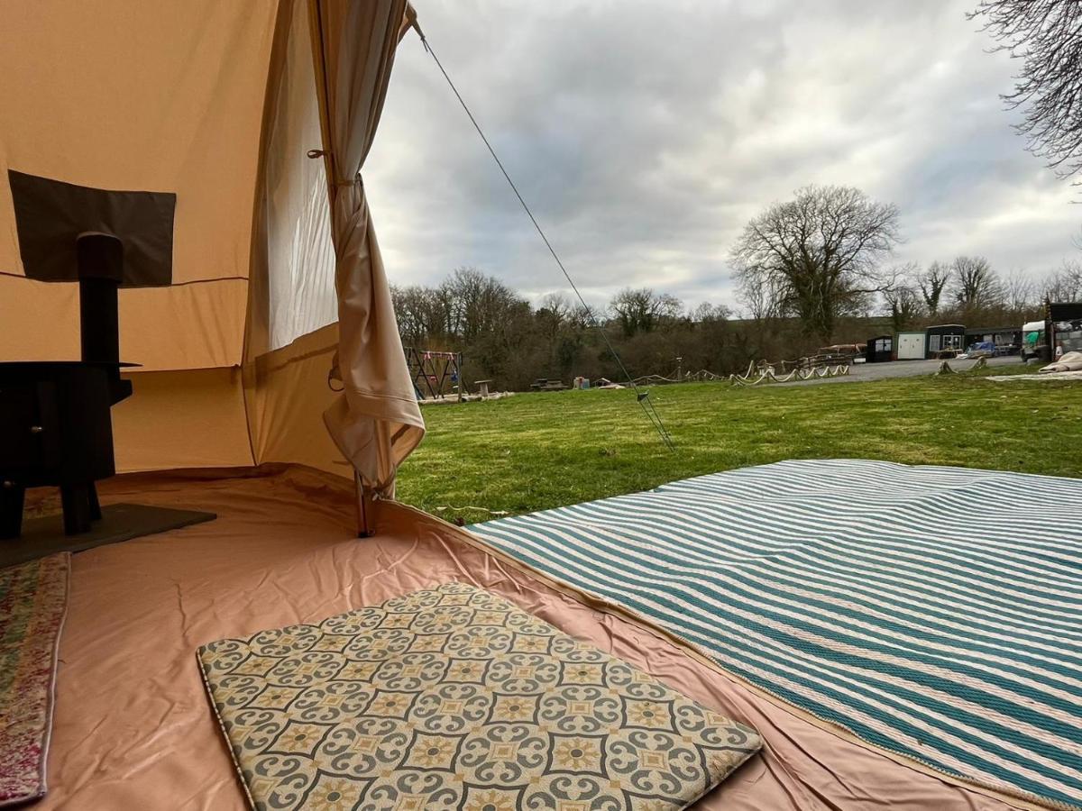 1 Glamping Tent With Kitchen & Electric On Small Family Campsite, No Bedding Supplied 나버스 외부 사진